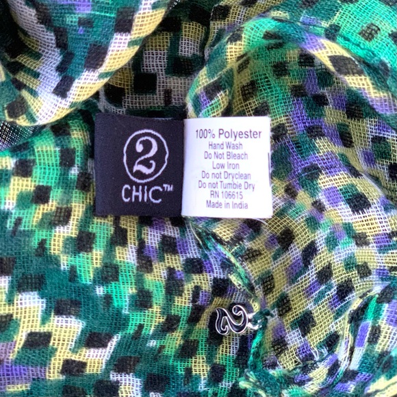 2 Chic Green, Purple, Yellow Multi-Colored Lightweight Infinity Scarf - Picture 4 of 5